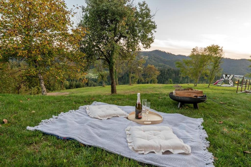 Holiday House Hona Lux Velike Lasce Bagian luar foto