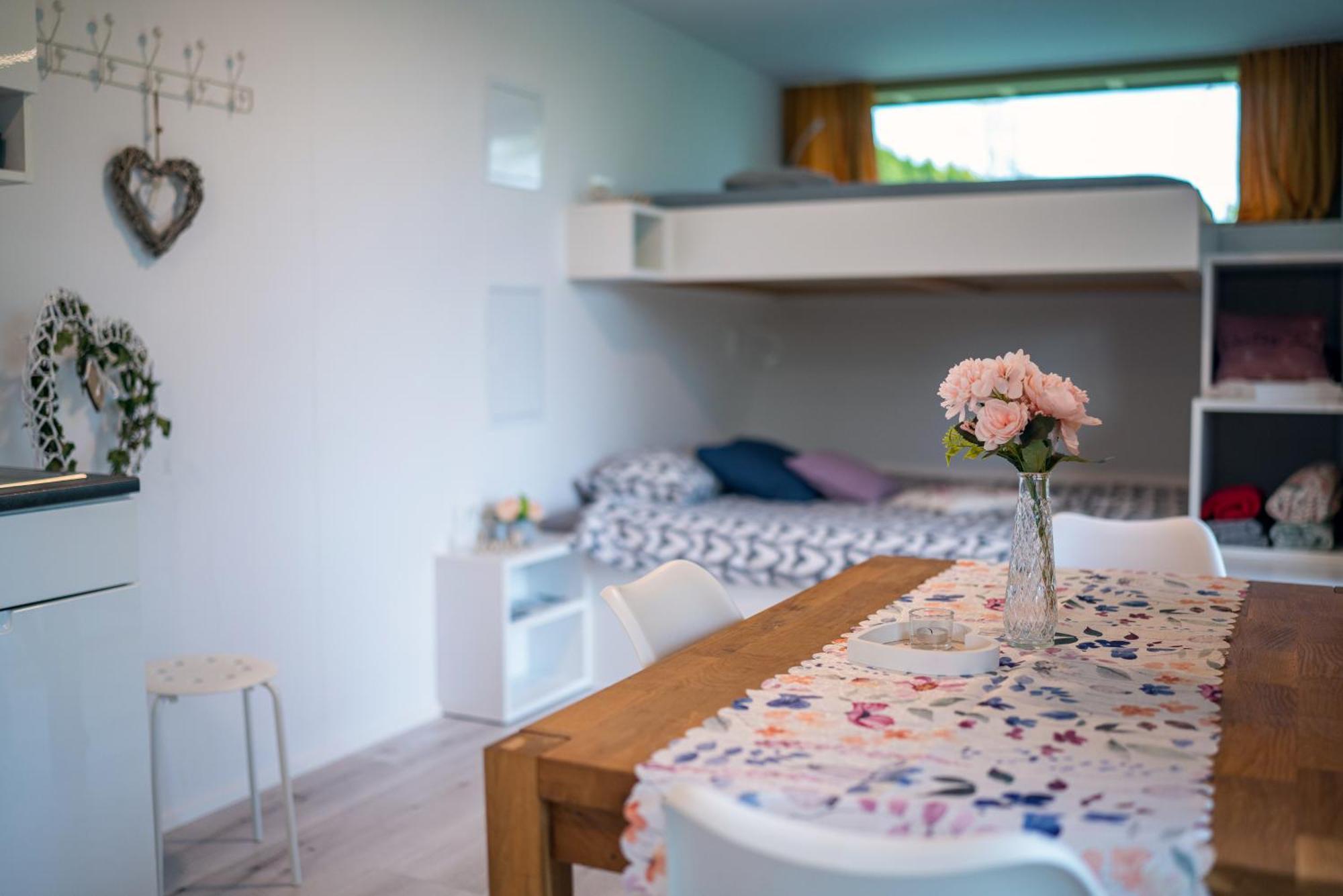 Holiday House Hona Lux Velike Lasce Bagian luar foto