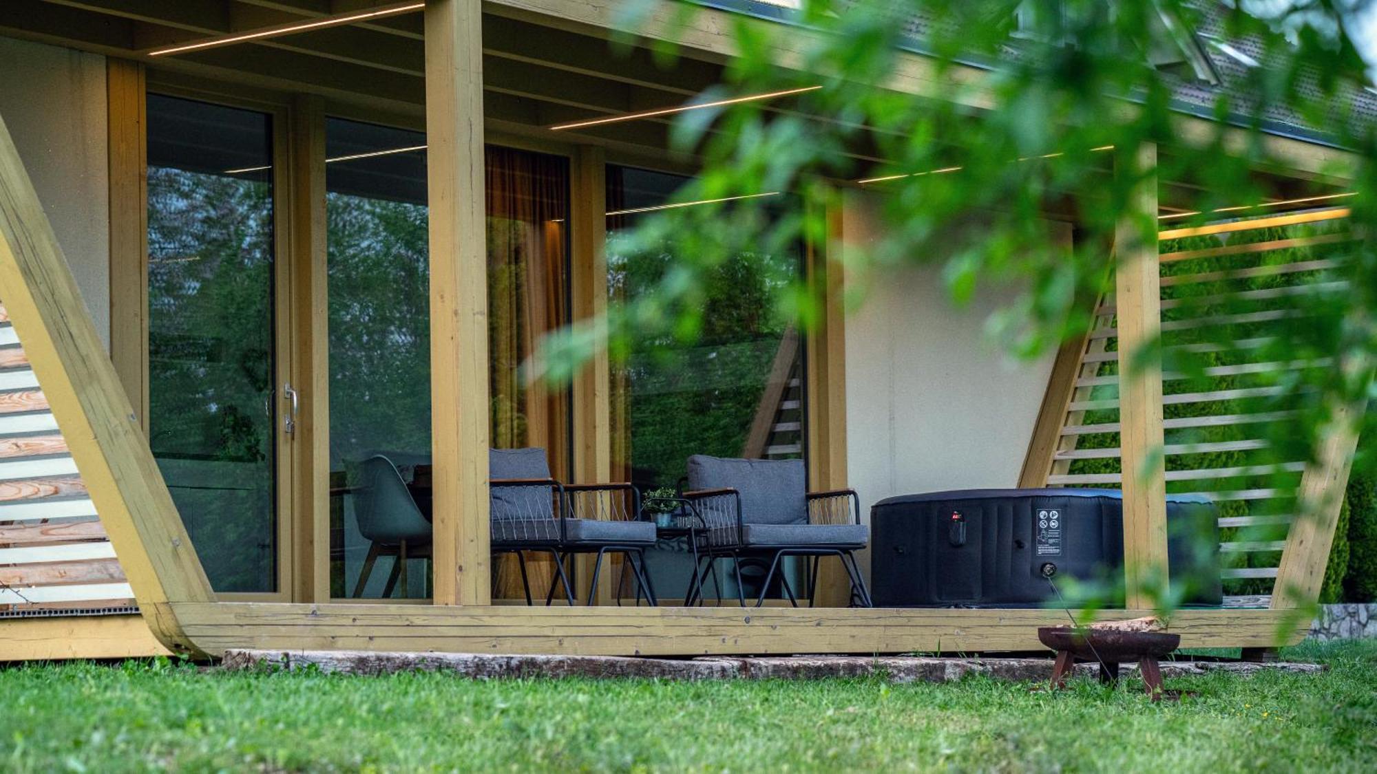 Holiday House Hona Lux Velike Lasce Bagian luar foto